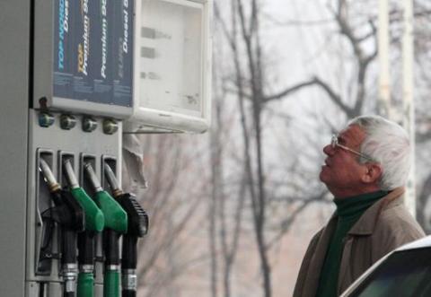 Consiliul Concurenţei: Nu există înţelegeri pentru scumpirea carburanţilor. Hoţul neprins e negustor cinstit
