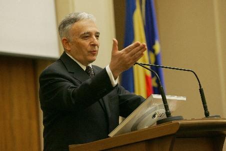 Isărescu îndeamnă investitorii din Golf să se orienteze către infrastructura, agricultura şi turismul românesc
