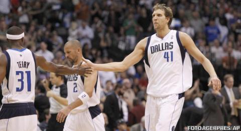 Dirk Nowitzki o conduce pe Dallas Mavericks spre a 50-a victorie a sezonului