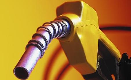 Petrolul, la cel mai ridicat preţ din ultimii doi ani şi jumătate