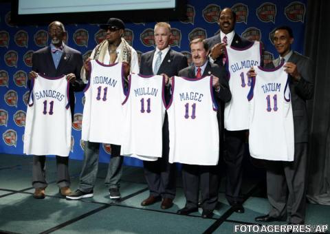 Dennis Rodman, Chris Mullin şi Arvydas Sabonis, în Basketball Hall of Fame