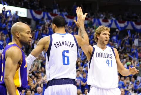 Dallas Mavericks umileşte Lakers şi se califică în finala Conferinţei de Vest