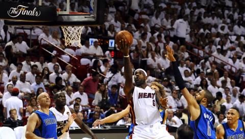 Miami Heat a câştigat primul meci al finalei NBA cu Dallas Mavericks