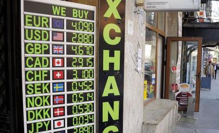 Leul se depreciaza in raport cu euro. Vezi cursul ...