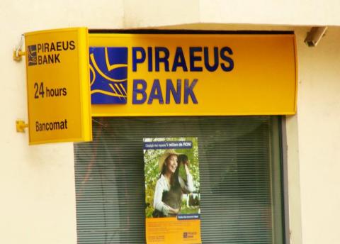 Piraeus rămâne pe profit, chiar dacă grecii nu pot evita scăderea