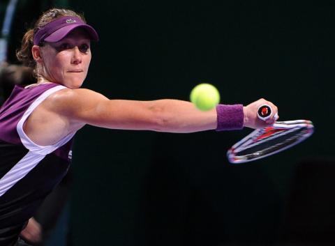 Samantha Stosur şi Vera Zvonareva s-au calificat în semifinalele Turneului Campioanelor