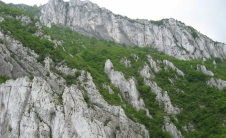 Herculane: Baie reconfortanta in ape termale, chiar si iarna