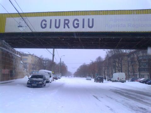 "NIMENI nu vine să ne scape. Stăm aici de 15 ore!", mesaje disperate trimise de utilizatorii www.antena3.ro