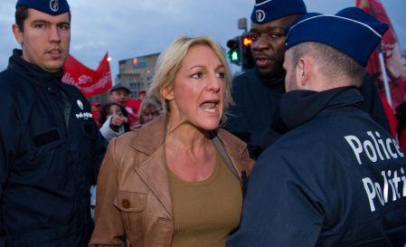 Criza face ravagii în Europa. Francezii, loviţi de noi măsuri de austeritate. Bruxelles-ul, paralizat de grevă