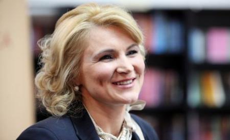 Boc îşi numeşte consilierul, pe Andreea Paul-Vass, în comisia de privatizare a Hidroelectrica