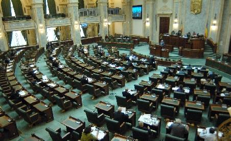 Parlamentul începe astăzi o nouă sesiune ordinară, cu protestul opoziţiei
