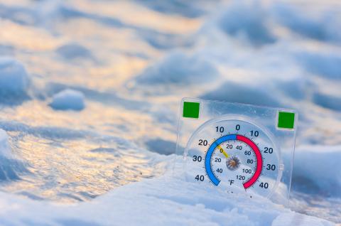 ALERTĂ de fenomene meteo PERICULOASE! 17 oameni au murit îngheţaţi. De azi e cod galben de vânt