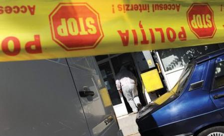 Bucureşti: Un bărbat mascat a jefuit o casă de amanet, paguba fiind de 4.000 de lei