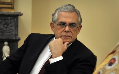 FMI, UE şi BCE cer Greciei să scadă cu 25% salariile şi pensiile
