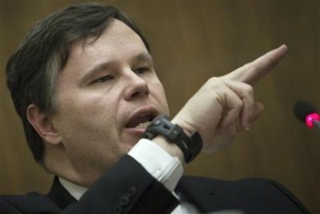 Franks: Îngrijorarea populaţiei este firească, dar sistemul sanitar este defect şi trebuie reformat
