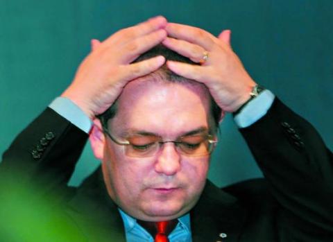 Hocus BOCus! S-a destrămat vraja! Citeşte ISTORIA guvernului condus de Emil Boc