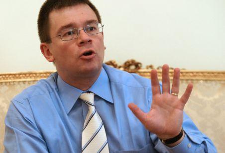 Mihai Răzvan Ungureanu, de la profesor, la director SIE şi premier desemnat