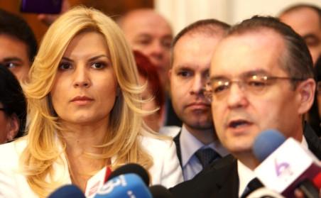 Udrea: Emil Boc va rămâne în istorie ca premierul care a reuşit să salveze România