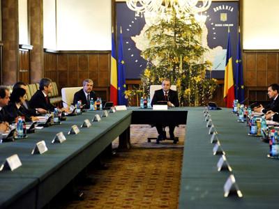 Ministerele conduse de Boc, caracterizate de instabilitate. La Muncă au fost 6 miniştri în 4 ani