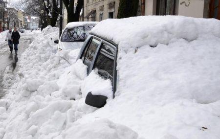 România, blocată de viscol. Circulaţie închisă pe autostrăzile A1, A2 şi pe 47 de drumuri naţionale