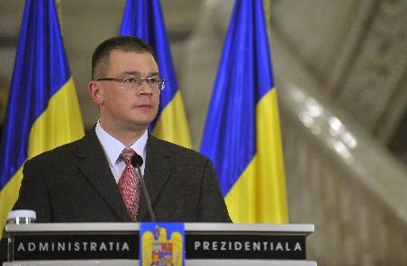 Ungureanu a ajuns la Palatul Victoria pentru discuţii cu liderii opoziţiei despre noul Guvern