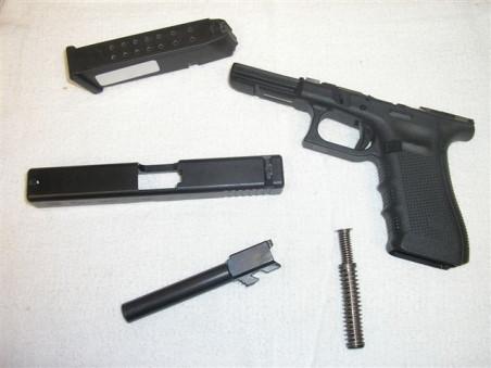 Alba: 500 de noi locuri de muncă la Fabrica de Arme Cugir, pentru a putea onora comenzile externe