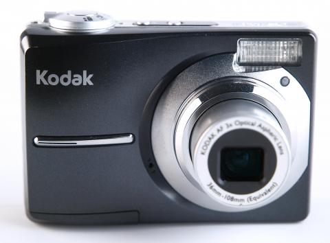 Sfârşitul unei ere: Kodak nu va mai produce camere foto şi video