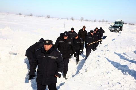 Zăpada nu ne dă pace! De MÂINE încep din nou NINSORILE. Vezi prognoza meteo