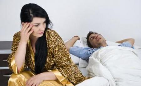 Cele mai frecvente 4 greseli pe care barbatii le fac in dormitor