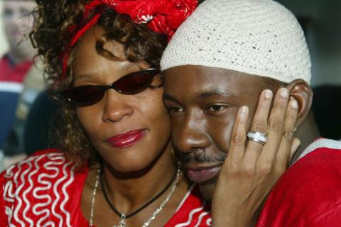 Bobby Brown a cântat la câteva ore după moartea fostei soţii Whitney Houston