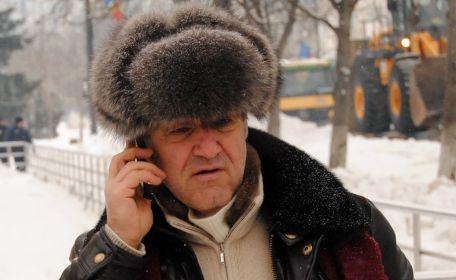 Gigi Becali a venit cu 12 utilaje de deszăpezire în Vrancea: Nu plecăm până nu deszăpezim tot judeţul