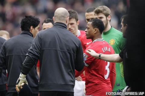Suarez a stricat derby-ul dintre Manchester United şi Liverpool. Ferguson cere excluderea lui de la echipă