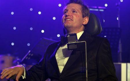 Fundaţia "Mihai Neşu" a strâns 70.000 de euro la gala de luni. Banii vor ajunge la persoanele imobilizate 