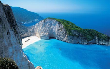 Preţuri mai mici ca niciodată la vacanţe în Grecia şi China. "Ofertele aniversare" Christian Tour sunt vedetele sezonului estival