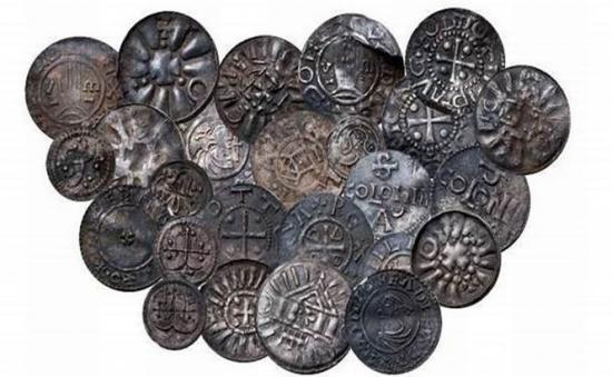 Un puşti danez a găsit o comoară din era vikingilor 479