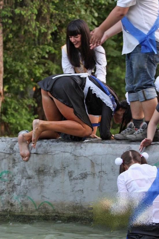 E mai mult decât scandaloasă ţinuta acestei eleve
