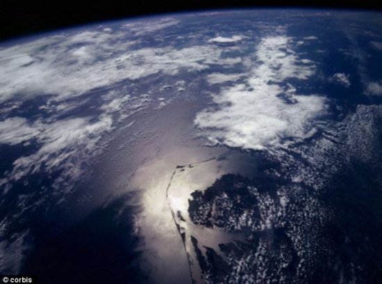 DESCOPERIREA uluitoare făcută cu ajutorul imaginilor din satelit. Ce există în apele oceanelor 442