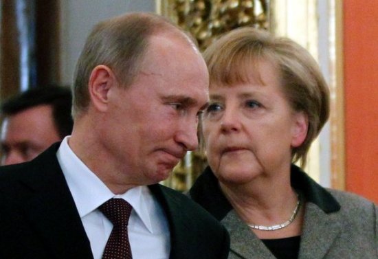 Angela Merkel i-a transmis lui Vladimir Putin că referendumul din Crimeea este &quot;ILEGAL&quot; 416