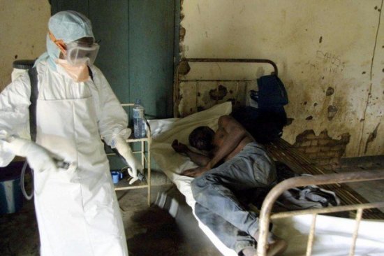 &quot;Virusul MORTAL Ebola s-ar putea întinde pe TOATĂ planeta&quot;. Experţii medicali, în alertă. SUA şi China fac deja pregătiri 442
