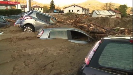 Pagube de sute de milioane de euro în Italia, în urma inundaţiilor. Cel puţin cinci oameni au murit luaţi de viitură 442