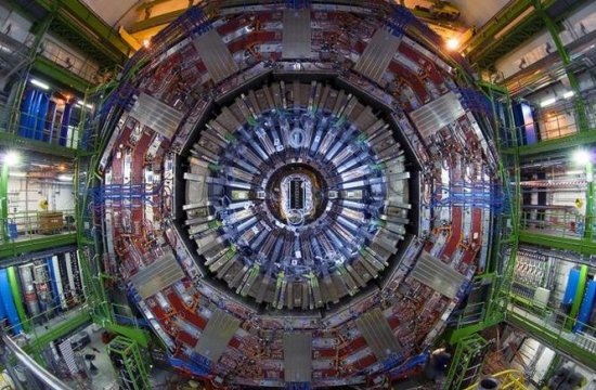 Cercetătorii de la CERN au descoperit două particule noi cu ajutorul acceleratorului LHC 407
