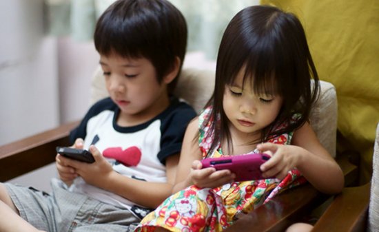 Ce efecte au smartphone-urile asupra creierului copiilor. Rezultatele surprinzătoare ale unui studiu recent 442