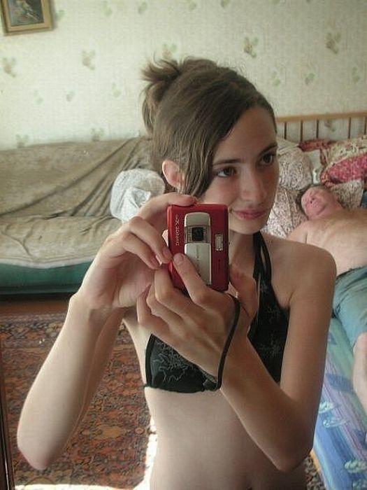 Pentru ei Facebook-ul ar trebui interzis! Vezi imagini dincolo de penibil postate pe reţelele de socializare