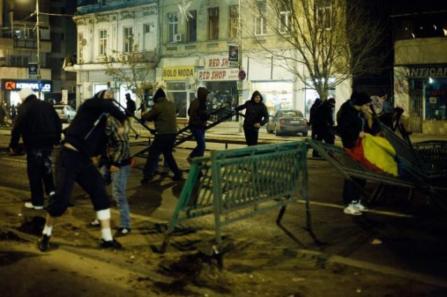 (Foto) Bucureştiul, ca după război!
