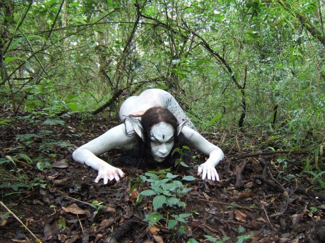 Creatura bizară, descoperită într-o pădure. "Cred că a fost om, dar a renunţat la trupul ei şi s-a mutilat în halul acesta"