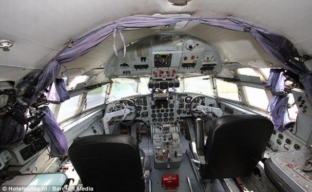 Vezi ce a facut un olandez dintr-un avion Ilyushin II-18