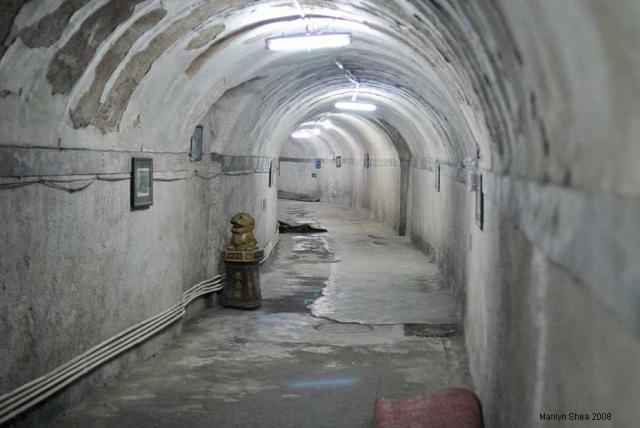 Orasul ascuns, de sub oras. Tuneluri de zeci de kilometri &icirc;n care &icirc;ncap tancuri si blindate strabat &icirc;ntreaga capitala