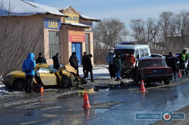 Impact mortal între un Porche şi o Lada