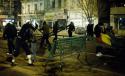 Bucureştiul, ca după război. Magazine vandalizate, semne de circulaţie smulse din pământ, staţii distruse. Pagubele sunt uriaşe 126092