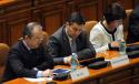 Vezi cum şi-au omorât timpul, în plen, parlamentarii care au participat la şedinţa comună consacrată aniversării Unirii 127725